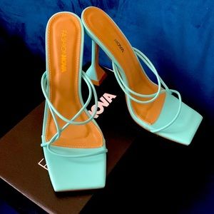 Fashion Nova mule sandals with pyramid heel size 9